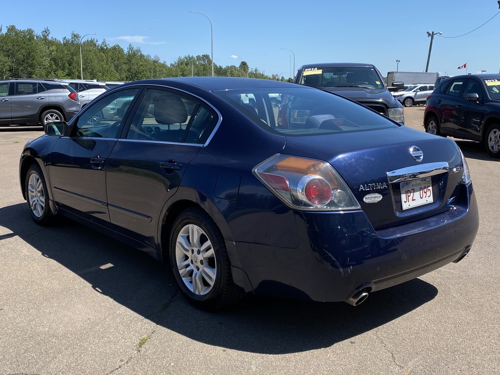 Pre-Owned 2010 Nissan Altima 4dr Sdn I4 CVT 2.5 S FWD Sedan