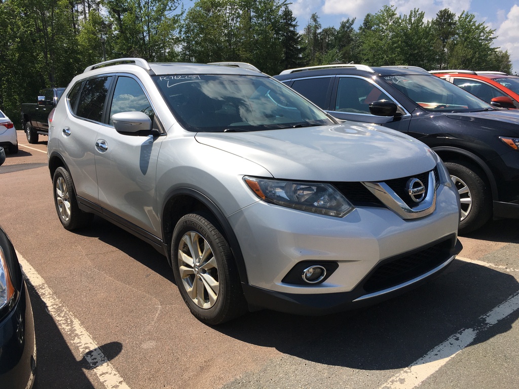 Pre-Owned 2015 Nissan Rogue AWD 4dr SV AWD SUV