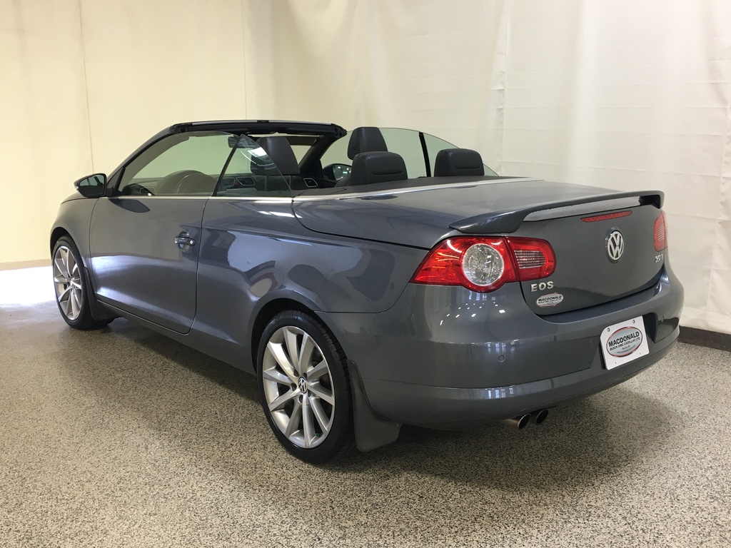 Pre-Owned 2009 Volkswagen Eos 2dr Conv Man Comfortline FWD Convertible